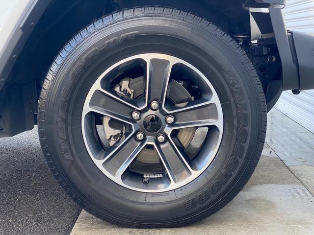 ジープ・ラングラーアンリミテッド サハラ 革シ-ト Bluetooth AppleCarPlay LEDヘッドライト フルセグ ACC 全面衝突警報 バックカメラ サイドカメラ フロントカメラ ブラインドスポットモニタ-  認定中古車保証付き(56枚目)