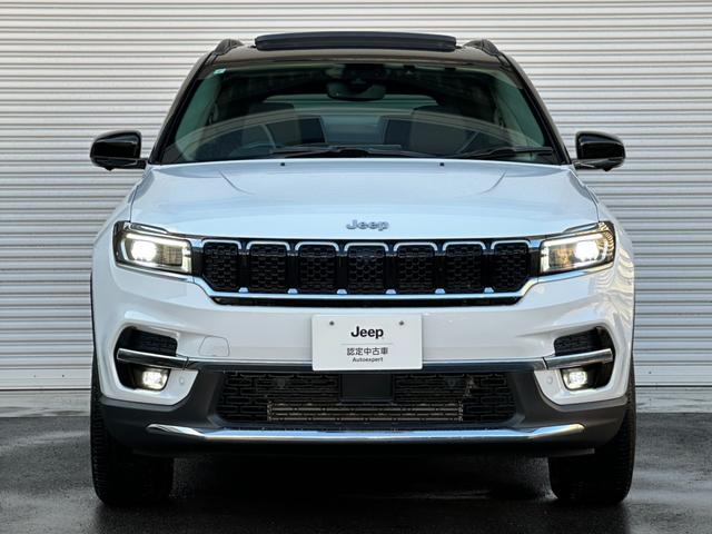 ジープ・コマンダー リミテッド　１オ－ナ－　サンルーフ　革Ｐシ－ト　ＬＥＤ　ＡｐｐｌｅＣａｒＰｌａｙ　Ｂｌｕｅｔｏｏｔｈ　ＡＣＣ　ナビ　３６０カメラ　ブラインドスポットモニタ－　レーンキープアシスト　電動Ｒゲート　認定中古車保証付き（14枚目）