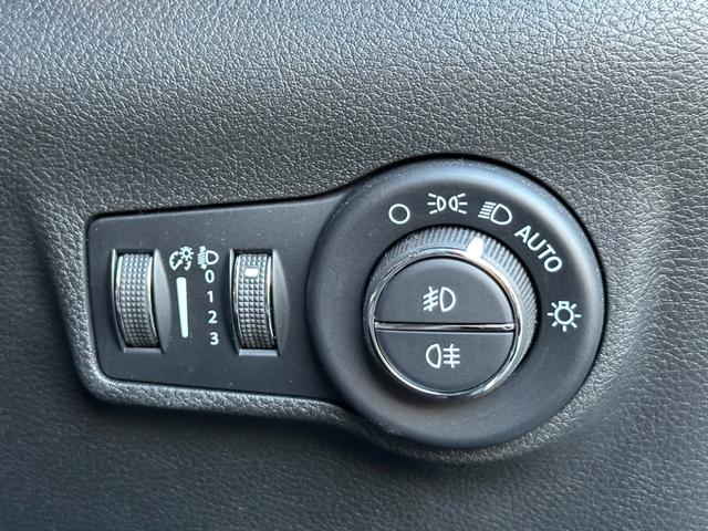 ジープ・コマンダー リミテッド　１オ－ナ－　サンルーフ　革Ｐシ－ト　ＬＥＤ　ＡｐｐｌｅＣａｒＰｌａｙ　Ｂｌｕｅｔｏｏｔｈ　ＡＣＣ　ナビ　３６０カメラ　ブラインドスポットモニタ－　レーンキープアシスト　電動Ｒゲート　認定中古車保証付き（37枚目）