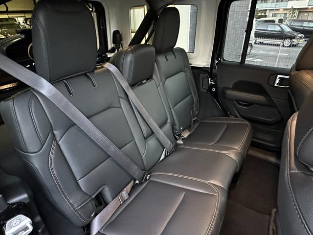 弊社正規輸入車取扱い車種：ジープ・アウディ・ルノー・メルセデス。多くの販売実績を誇る新車事業部より、良質な中古車が入庫致します。ＴＥＬ：００７８−６０４４−２３１０