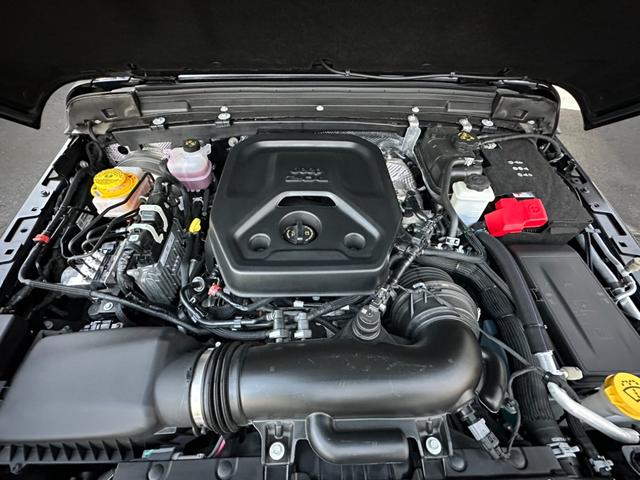 専任の研修を受け熟練したメカニックが大切にご納車整備させて頂きます。お客様にご満足・ご納得し、お乗り頂く為にフォーシーズンズの追及は日々続きます！ＴＥＬ：００７８−６０４４−２３１０