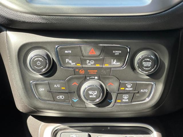 ジープ・コンパス ロンジチュード　１オ－ナ－　Ｂカメラ　ＡｐｐｌｅＣａｒＰｌａｙ　Ｂｌｕｅｔｏｏｔｈ　ＥＴＣ　純正ナビ　クルーズコントロール　パーキングアシスト　ブラインドスポットモニター　リアトラフィックモニター　認定中古車保証付き（30枚目）