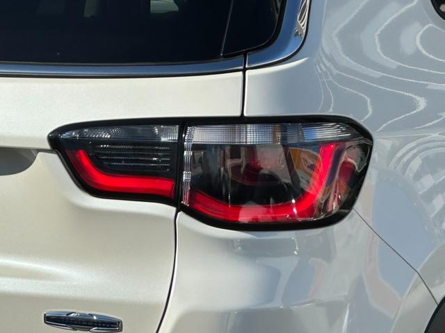 ジープ・コンパス ロンジチュード　１オ－ナ－　Ｂカメラ　ＡｐｐｌｅＣａｒＰｌａｙ　Ｂｌｕｅｔｏｏｔｈ　ＥＴＣ　純正ナビ　クルーズコントロール　パーキングアシスト　ブラインドスポットモニター　リアトラフィックモニター　認定中古車保証付き（49枚目）
