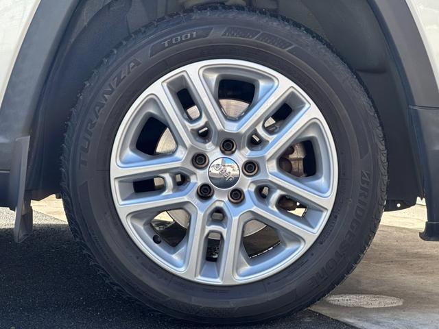 ジープ・コンパス ロンジチュード　１オ－ナ－　Ｂカメラ　ＡｐｐｌｅＣａｒＰｌａｙ　Ｂｌｕｅｔｏｏｔｈ　ＥＴＣ　純正ナビ　クルーズコントロール　パーキングアシスト　ブラインドスポットモニター　リアトラフィックモニター　認定中古車保証付き（50枚目）