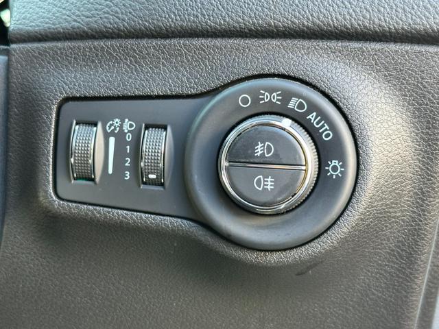 ジープ・コンパス ロンジチュード　１オ－ナ－　Ｂカメラ　ＡｐｐｌｅＣａｒＰｌａｙ　Ｂｌｕｅｔｏｏｔｈ　ＥＴＣ　純正ナビ　クルーズコントロール　パーキングアシスト　ブラインドスポットモニター　リアトラフィックモニター　認定中古車保証付き（66枚目）