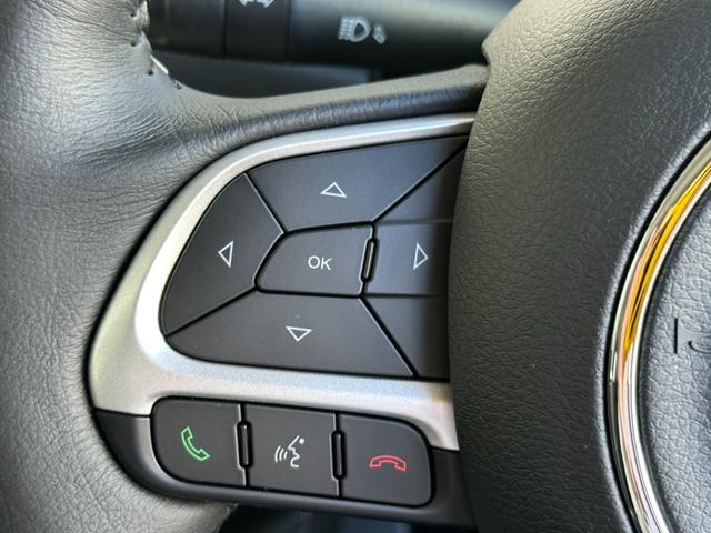 ジープ・レネゲード リミテッド　１オ－ナ－　ＬＥＤヘッドライト搭載モデル　Ｂカメラ　シートヒーター　ＡｐｐｌｅＣａｒＰｌａｙ　Ｂｌｕｅｔｏｏｔｈ　純正ナビ　フルセグ　ＡＣＣ　電動シート　ＥＴＣ２．０　レザーシート　認定中古車保証付き（25枚目）