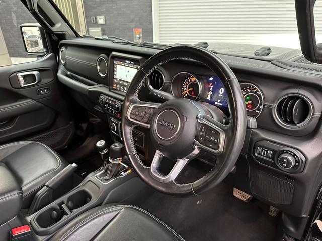 フォーシーズンズが誇る充実のラインナップと経験！あなたの素敵なカーライフを全力でバックアップいたします。お気軽になんでもご相談ください！ＴＥＬ：００７８−６０４４−２３１０