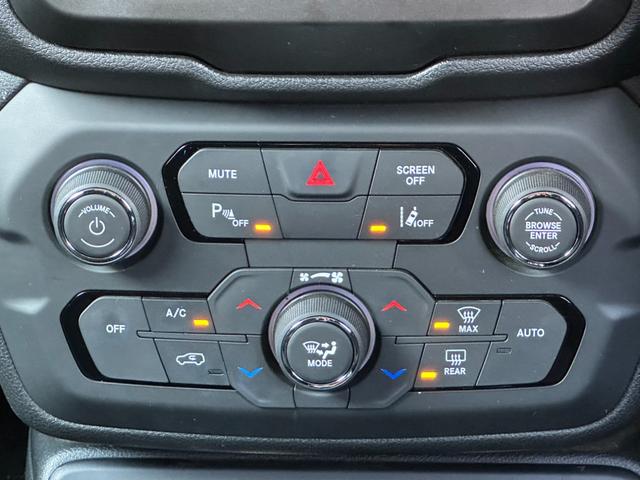 ジープ・レネゲード ロンジチュード　ＡｐｐｌｅＣａｒＰｌａｙ　Ｂｌｕｅｔｏｏｔｈ　ｂｅａｔｓオーディオＥＴＣ　クル－ズコントロール　バックカメラ　リアトラフィックモニター　ブラインドスポットモニタ－　衝突被害軽減ブレーキ　認定中古車保証（29枚目）