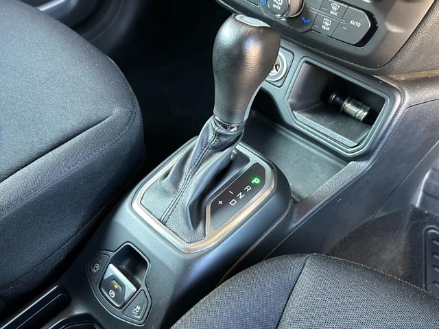 ジープ・レネゲード ロンジチュード　ＡｐｐｌｅＣａｒＰｌａｙ　Ｂｌｕｅｔｏｏｔｈ　ｂｅａｔｓオーディオＥＴＣ　クル－ズコントロール　バックカメラ　リアトラフィックモニター　ブラインドスポットモニタ－　衝突被害軽減ブレーキ　認定中古車保証（31枚目）