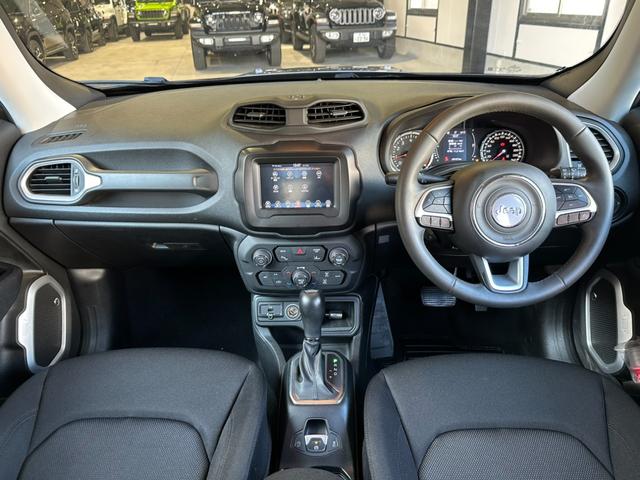 ジープ・レネゲード ロンジチュード　ＡｐｐｌｅＣａｒＰｌａｙ　Ｂｌｕｅｔｏｏｔｈ　ｂｅａｔｓオーディオＥＴＣ　クル－ズコントロール　バックカメラ　リアトラフィックモニター　ブラインドスポットモニタ－　衝突被害軽減ブレーキ　認定中古車保証（36枚目）