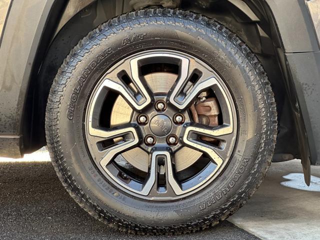 ジープ・レネゲード ロンジチュード　ＡｐｐｌｅＣａｒＰｌａｙ　Ｂｌｕｅｔｏｏｔｈ　ｂｅａｔｓオーディオＥＴＣ　クル－ズコントロール　バックカメラ　リアトラフィックモニター　ブラインドスポットモニタ－　衝突被害軽減ブレーキ　認定中古車保証（50枚目）