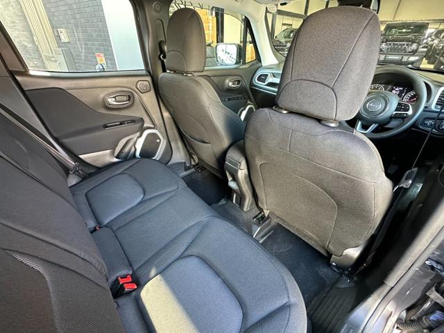 ジープ・レネゲード ロンジチュード　ＡｐｐｌｅＣａｒＰｌａｙ　Ｂｌｕｅｔｏｏｔｈ　ｂｅａｔｓオーディオＥＴＣ　クル－ズコントロール　バックカメラ　リアトラフィックモニター　ブラインドスポットモニタ－　衝突被害軽減ブレーキ　認定中古車保証（67枚目）