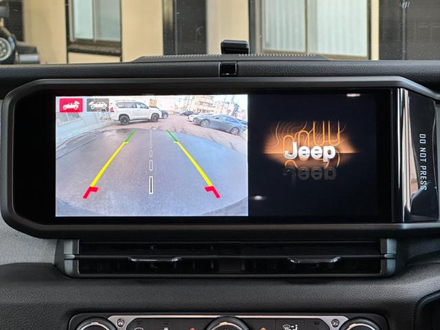 ジープ・ラングラーアンリミテッド スポーツ 現行モデル 12.3インチモニター AppleCarPlay Bluetooth 純正ナビゲーション LEDライト 前面衝突警報 ACC フロントカメラ バックカメラ ワンオーナー 認定中古車保証付き(61枚目)