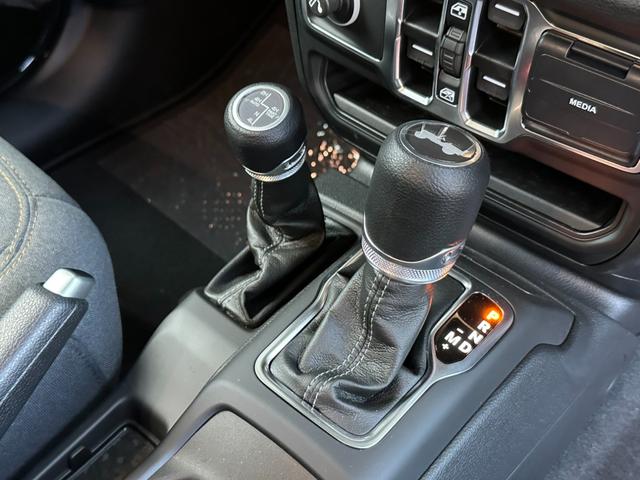 ジープ・ラングラーアンリミテッド スポーツ 現行モデル 12.3インチモニター AppleCarPlay Bluetooth 純正ナビゲーション LEDライト 前面衝突警報 ACC フロントカメラ バックカメラ ワンオーナー 認定中古車保証付き(67枚目)