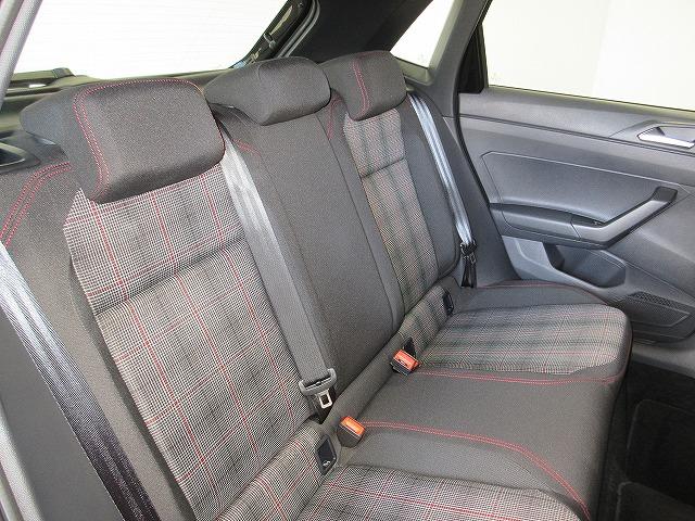 ポロGTI ベースグレード IQライト レーンチェンジアシスト ABS ブレーキアシスト 18インチアルミホイール レザーシート 純正ナビ ブラインドスッポトライト(11枚目)