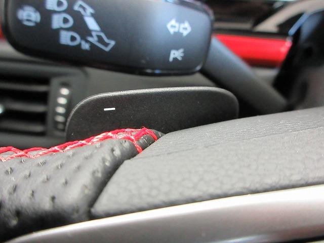 ポロGTI ベースグレード IQライト レーンチェンジアシスト ABS ブレーキアシスト 18インチアルミホイール レザーシート 純正ナビ ブラインドスッポトライト(18枚目)