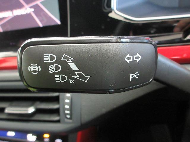 ポロGTI ベースグレード IQライト レーンチェンジアシスト ABS ブレーキアシスト 18インチアルミホイール レザーシート 純正ナビ ブラインドスッポトライト(20枚目)