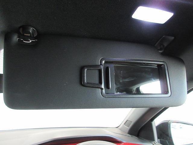 ポロGTI ベースグレード IQライト レーンチェンジアシスト ABS ブレーキアシスト 18インチアルミホイール レザーシート 純正ナビ ブラインドスッポトライト(25枚目)