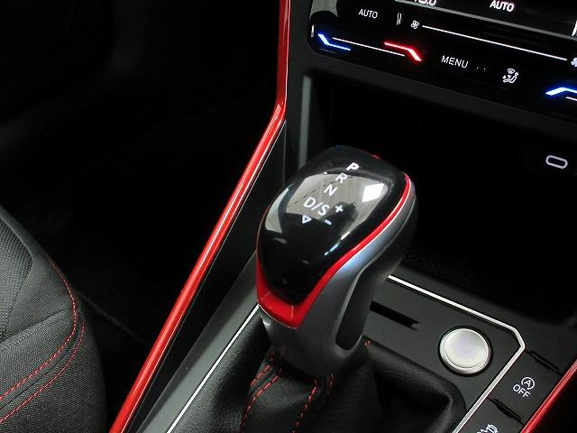 ポロGTI ベースグレード IQライト レーンチェンジアシスト ABS ブレーキアシスト 18インチアルミホイール レザーシート 純正ナビ ブラインドスッポトライト(30枚目)