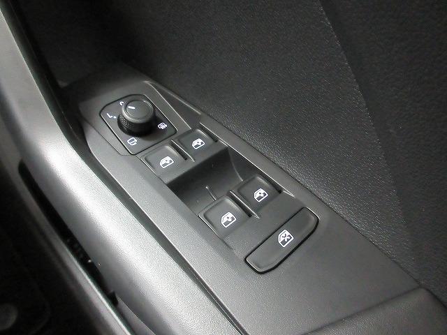 Ｔ－クロス ＴＳＩ　アクティブ　ＬＥＤヘッドライト　ＡＣＣ　トラベルアシスト　レーンキープアシスト　１６インチアルミホイール　Ｄｉｓｃｏｖｅｒパッケージ　スマートエントリー（21枚目）