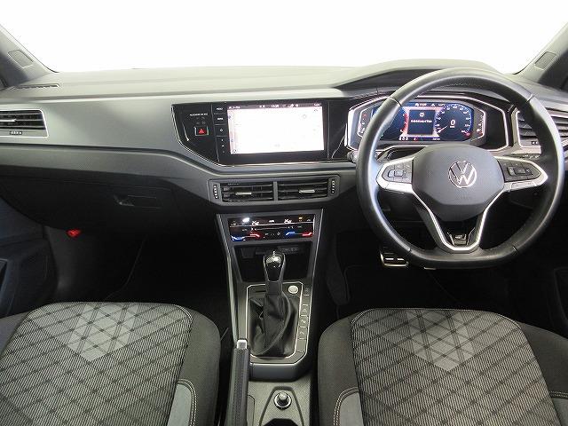 ポロ TSI Rライン LEDヘッドライト IQライト レーンキープアシスト 後方死角検知機能 Discoverパッケージ 17インチアルミホイール トラベルアシスト スマートキー(6枚目)