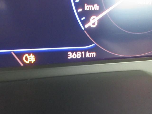 ポロ TSI Rライン LEDヘッドライト IQライト レーンキープアシスト 後方死角検知機能 Discoverパッケージ 17インチアルミホイール トラベルアシスト スマートキー(10枚目)