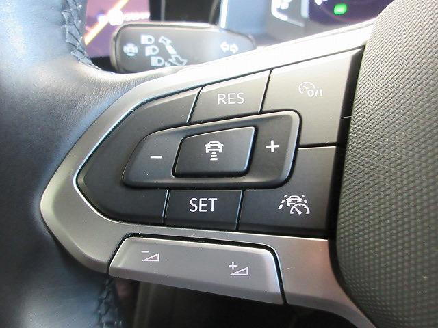 ポロ TSI Rライン LEDヘッドライト IQライト レーンキープアシスト 後方死角検知機能 Discoverパッケージ 17インチアルミホイール トラベルアシスト スマートキー(11枚目)