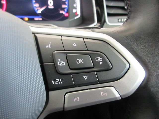 ポロ TSI Rライン LEDヘッドライト IQライト レーンキープアシスト 後方死角検知機能 Discoverパッケージ 17インチアルミホイール トラベルアシスト スマートキー(12枚目)