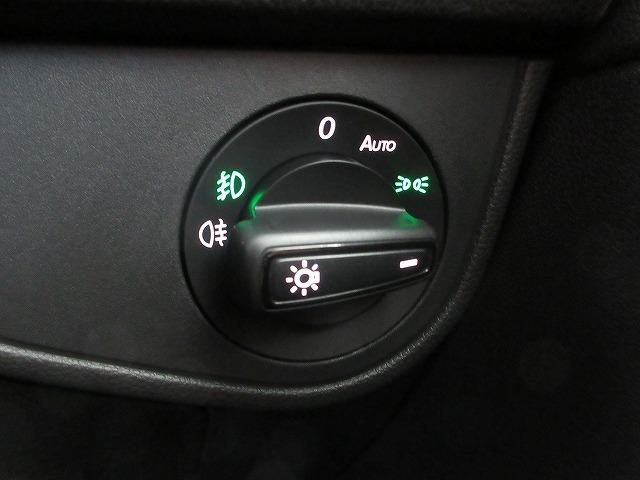 ポロ TSI Rライン LEDヘッドライト IQライト レーンキープアシスト 後方死角検知機能 Discoverパッケージ 17インチアルミホイール トラベルアシスト スマートキー(15枚目)