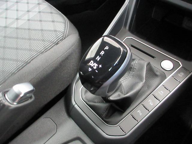 ポロ TSI Rライン LEDヘッドライト IQライト レーンキープアシスト 後方死角検知機能 Discoverパッケージ 17インチアルミホイール トラベルアシスト スマートキー(22枚目)