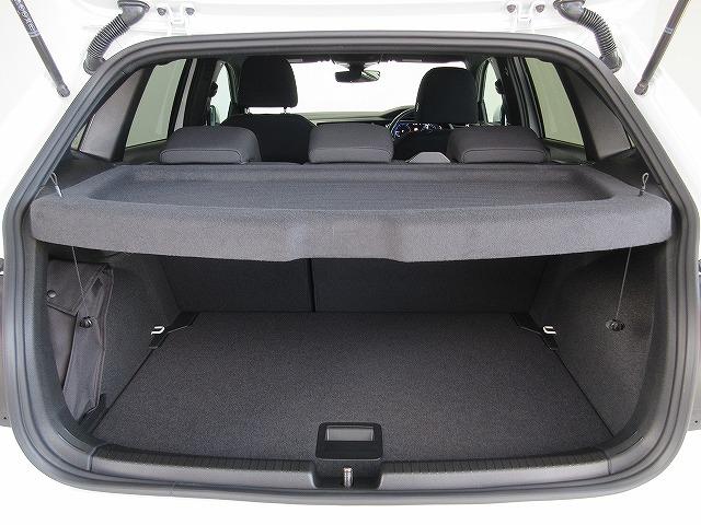 ポロ TSI Rライン LEDヘッドライト IQライト レーンキープアシスト 後方死角検知機能 Discoverパッケージ 17インチアルミホイール トラベルアシスト スマートキー(27枚目)