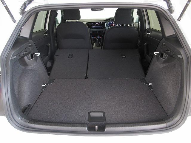 ポロ TSI Rライン LEDヘッドライト IQライト レーンキープアシスト 後方死角検知機能 Discoverパッケージ 17インチアルミホイール トラベルアシスト スマートキー(28枚目)