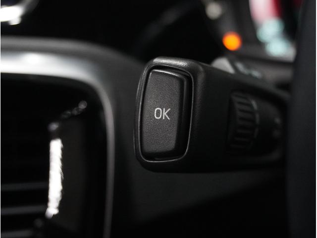 V40 T4 SE ナビ ETC シートヒーター デジタルインナーミラー ブラインドスポットモニター クルーズコントロール パワーシート クリアランスソナー スマートキー プッシュスタート 18インチ純正アルミホイール(33枚目)