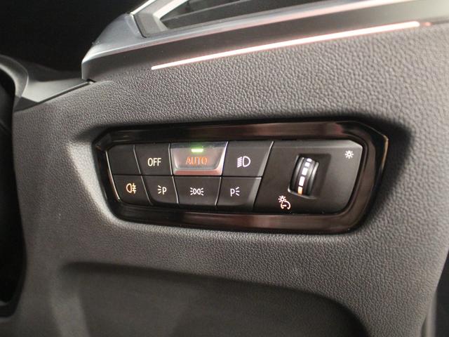 4シリーズ M440i xDriveカブリオレ 認定中古車/ブラックサファイア/レッドレザー/19インチ純正アロイホイール/フロントパワーシート/アクティブクルーズコントロール/被害軽減ブレーキ/全方位カメラ/ETC内蔵ミラー/電動ソフトトップ(51枚目)