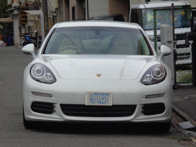 パナメーラ ベースグレード ホワイトレザー 後期モデル 19インチAW 純正ナビ バックカメラ シートヒーター CD DVD Bluetooth接続(3枚目)