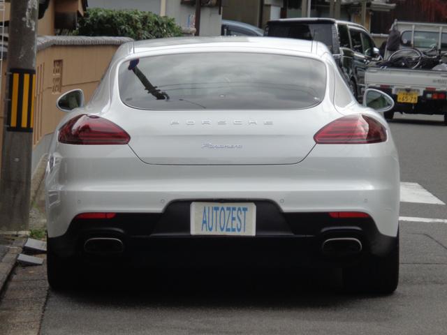 パナメーラ ベースグレード ホワイトレザー 後期モデル 19インチAW 純正ナビ バックカメラ シートヒーター CD DVD Bluetooth接続(4枚目)