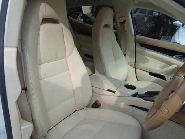 パナメーラ ベースグレード ホワイトレザー 後期モデル 19インチAW 純正ナビ バックカメラ シートヒーター CD DVD Bluetooth接続(6枚目)