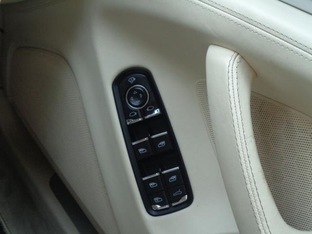 パナメーラ ベースグレード ホワイトレザー 後期モデル 19インチAW 純正ナビ バックカメラ シートヒーター CD DVD Bluetooth接続(28枚目)