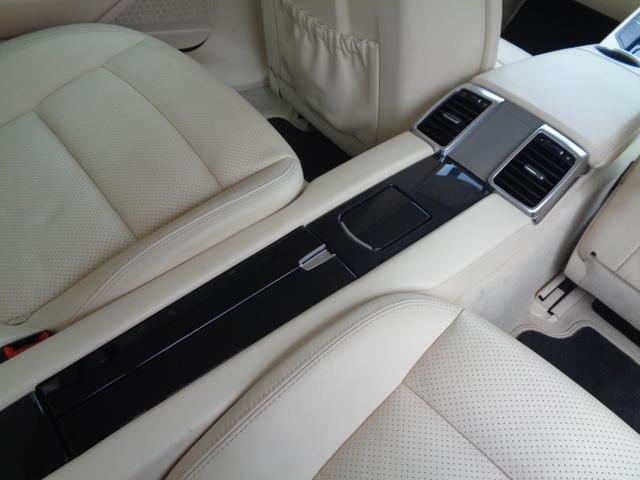 パナメーラ ベースグレード ホワイトレザー 後期モデル 19インチAW 純正ナビ バックカメラ シートヒーター CD DVD Bluetooth接続(32枚目)