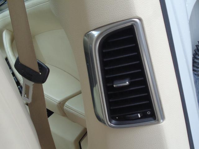 パナメーラ ベースグレード ホワイトレザー 後期モデル 19インチAW 純正ナビ バックカメラ シートヒーター CD DVD Bluetooth接続(34枚目)