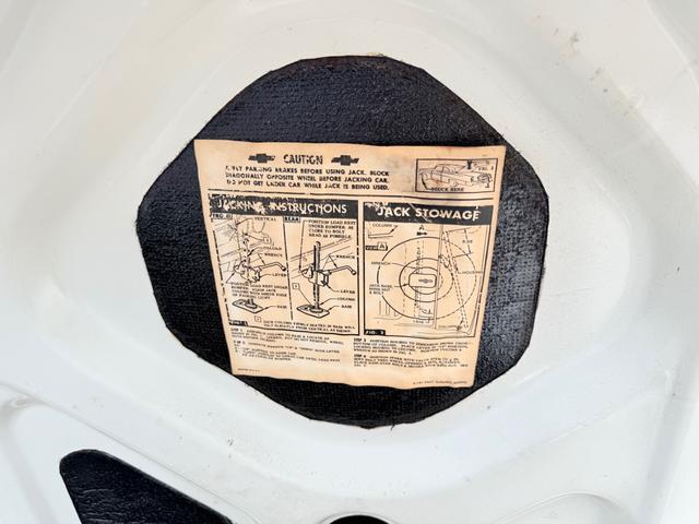 シボレーインパラ SSコンバーチブル 8ナンバー ノーハイドロ(14枚目)