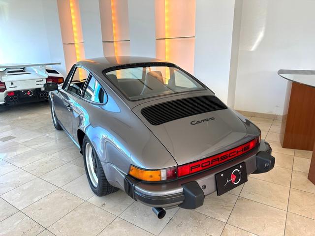 ９１１ ９１１カレラ　正規ディーラー車／ワンオーナー／５速ミッション／ワインレザー／純正ホイール／パワーウィンドウ／パワーシート／インテリア同色純正ステアリング（18枚目）