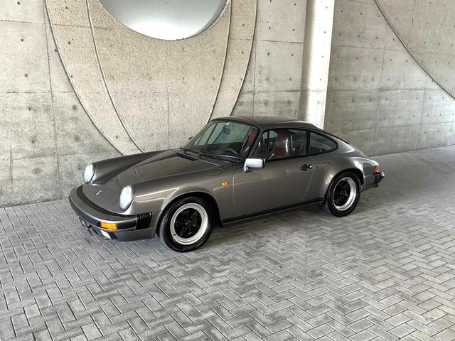 ９１１ ９１１カレラ　ワンオーナー／正規ディーラー車／記録簿／５速ＭＴ／レッドレザー（24枚目）