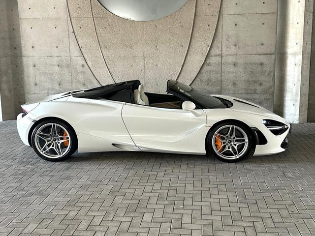 720Sスパイダー ベースグレード ラグジュアリー/カーボンプレーキ/Bowers& Wilkins/フロントリフター/カーボンインテリア(センター・メーターカバー・ステアリング)/Bカメラ/前後ソナー/電動シート/ソフトクローズドア(4枚目)