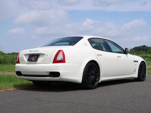 クアトロポルテ スポーツGT S 正規D車/クオイオレザー/サンルーフ/左H/アルカンタラインテリア/アルカンタラステアリング&シフト/20inマルチトライデントアロイホイール/BOSE/全席シートH/メモリー付パワーシート/ETC(7枚目)