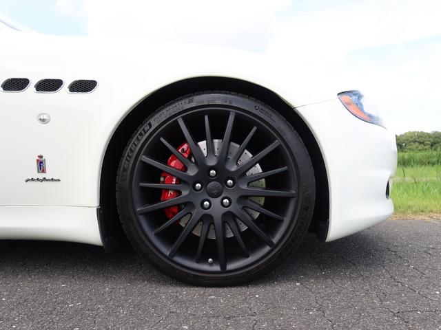 クアトロポルテ スポーツGT S 正規D車/クオイオレザー/サンルーフ/左H/アルカンタラインテリア/アルカンタラステアリング&シフト/20inマルチトライデントアロイホイール/BOSE/全席シートH/メモリー付パワーシート/ETC(20枚目)