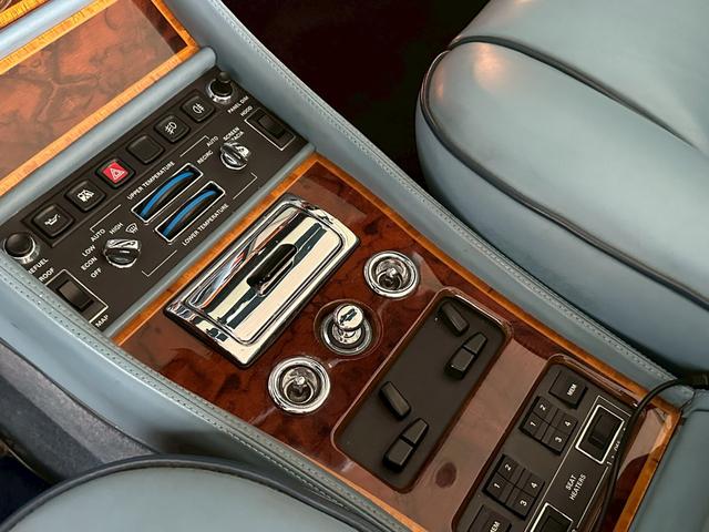 コーニッシュ ベースグレード ワンオーナー/品川33ナンバー/フルオリジナル/V8/コーンズ正規ディーラー車/ETC/バックカメラ(5枚目)