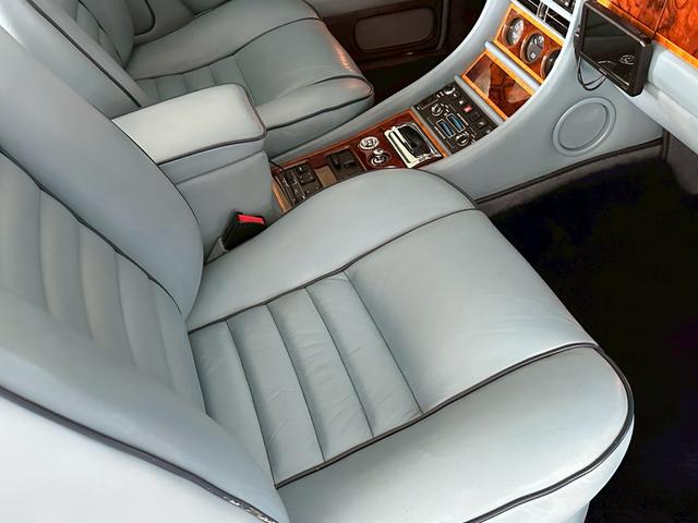 コーニッシュ ベースグレード ワンオーナー/品川33ナンバー/フルオリジナル/V8/コーンズ正規ディーラー車/ETC/バックカメラ(8枚目)