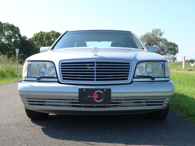 Ｓクラス Ｓ６００Ｌ　Ｗ１４０最終期モデル／正規Ｄ車／記録簿／純正ＣＤナビゲーション／サンルーフ／全席シートヒーター／リアウィンドウ電動シェード／クルーズコントロール／キーレス／コーナーセンサー／純正アルミホイール／（7枚目）