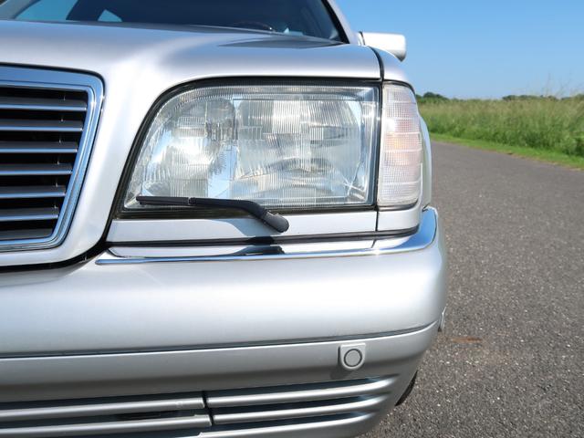 Ｓクラス Ｓ６００Ｌ　Ｗ１４０最終期モデル／正規Ｄ車／記録簿／純正ＣＤナビゲーション／サンルーフ／全席シートヒーター／リアウィンドウ電動シェード／クルーズコントロール／キーレス／コーナーセンサー／純正アルミホイール／（10枚目）